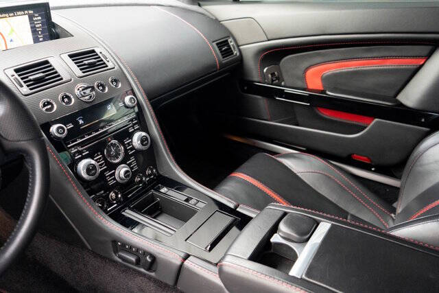 2015 Aston Martin V12 Vantage S 17
