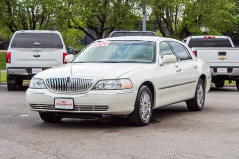2006 Lincoln Town Car for sale at Low Cost Cars North in Whitehall OH