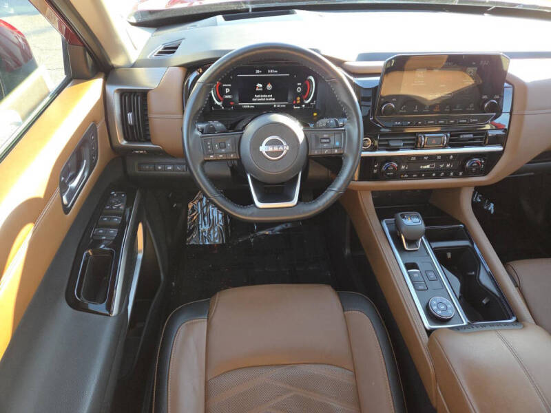 2024 Nissan Pathfinder Platinum