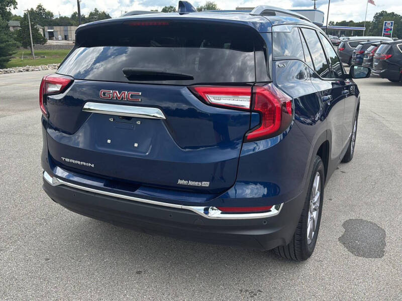 2023 GMC Terrain SLT