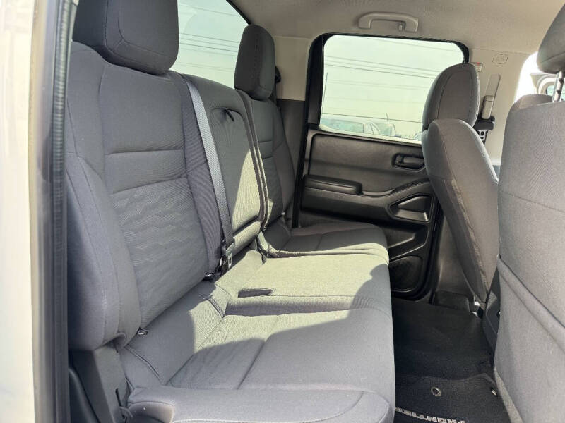 2022 Nissan Frontier SV