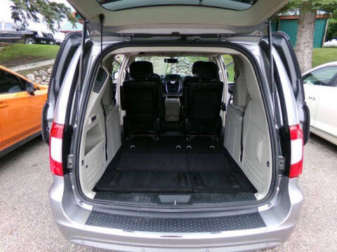 2014 Chrysler Town and Country Touring-L