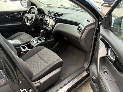 2017 Nissan Rogue Sport SV