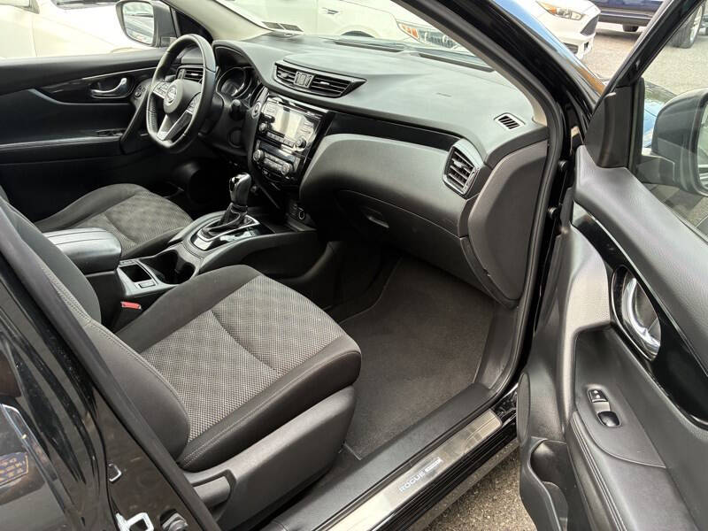 2017 Nissan Rogue Sport SV