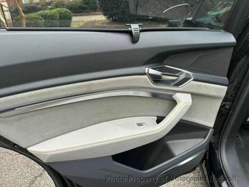 2024 Audi Q8 Sportback e-tron quattro Prestige S line