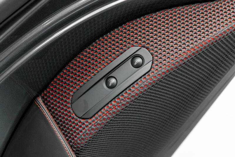 2013 McLaren MP4-12C