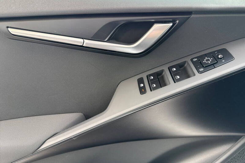 2026 Kia Niro LX