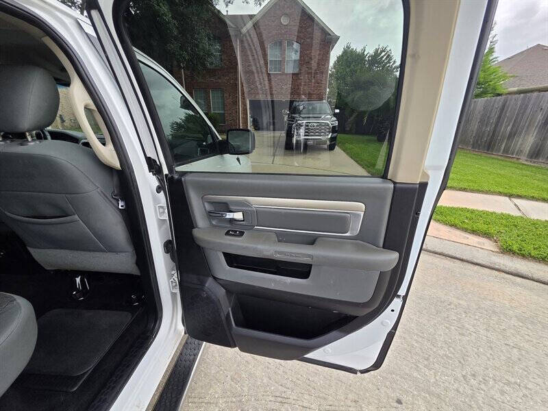2016 RAM 1500 SLT