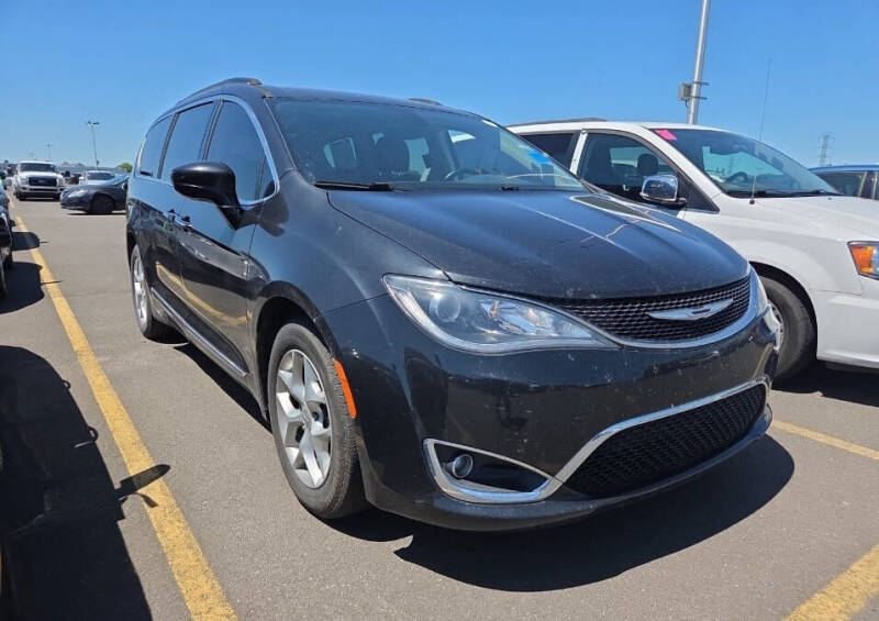 2017 Chrysler Pacifica Touring-L