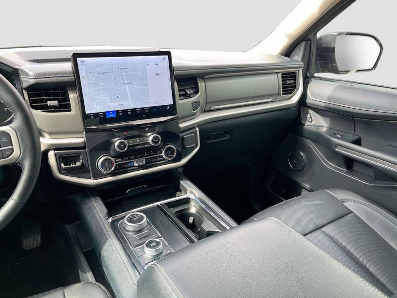 2023 Ford Expedition XLT