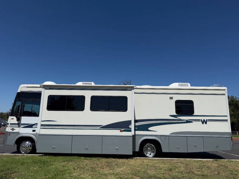 2004 Winnebago Brave