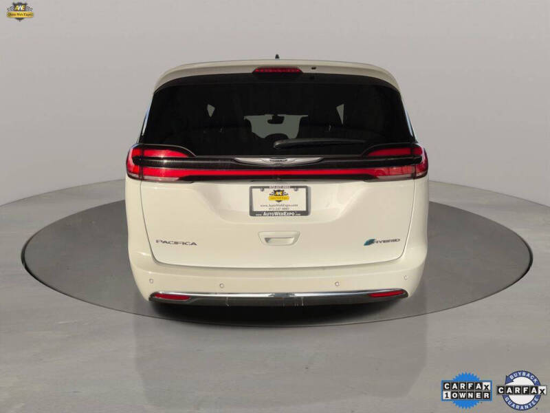 2024 Chrysler Pacifica Plug-In Hybrid Select