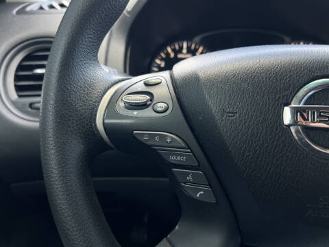 2017 Nissan Pathfinder S