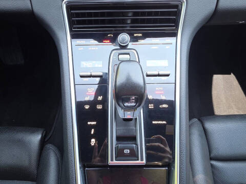 2018 Porsche Panamera 4