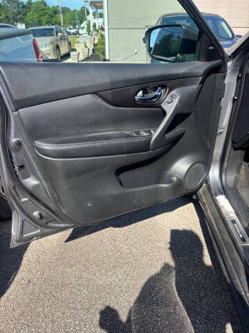 2018 Nissan Rogue SV