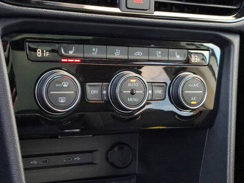 2024 Volkswagen Taos SEL 4Motion