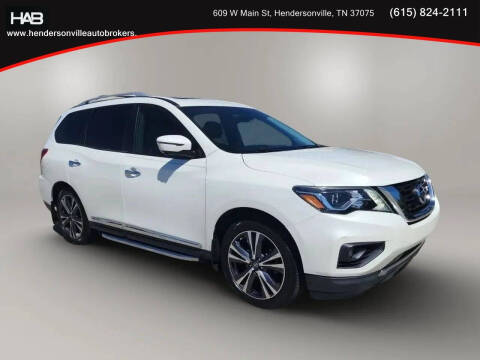2017 Nissan Pathfinder Platinum Photo
