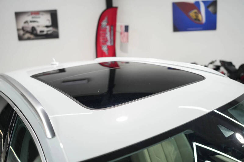 2019 Audi e-tron quattro Premium Plus