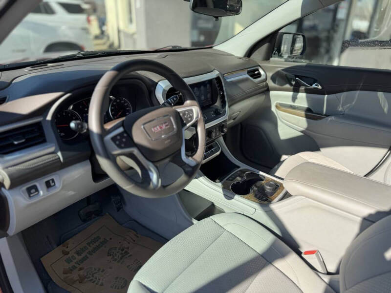 2022 GMC Acadia SLE