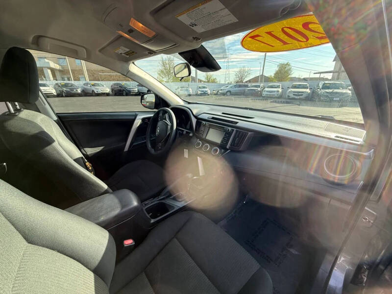 2017 Toyota RAV4 LE
