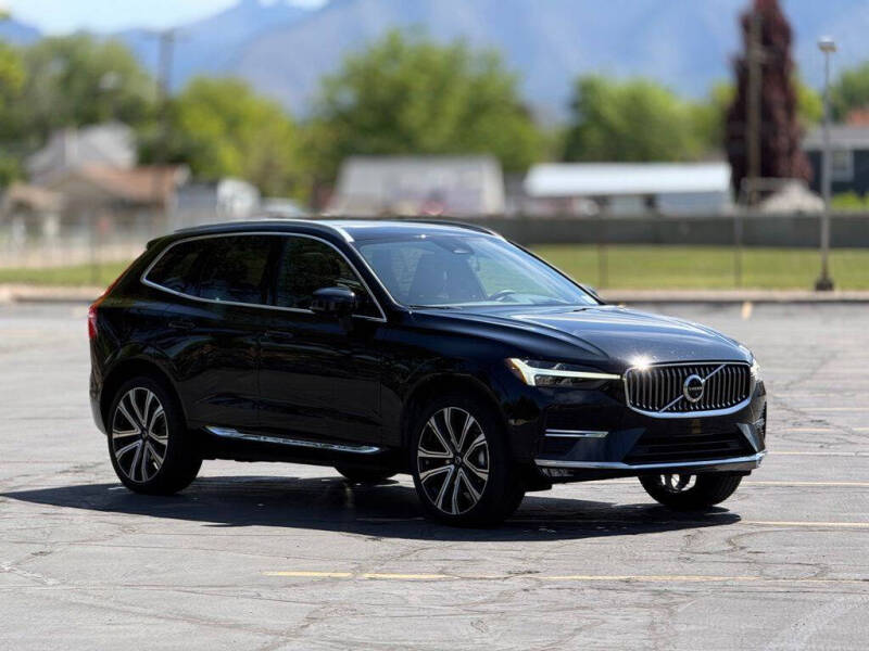 2023 Volvo XC60 B5 Ultimate Bright Theme