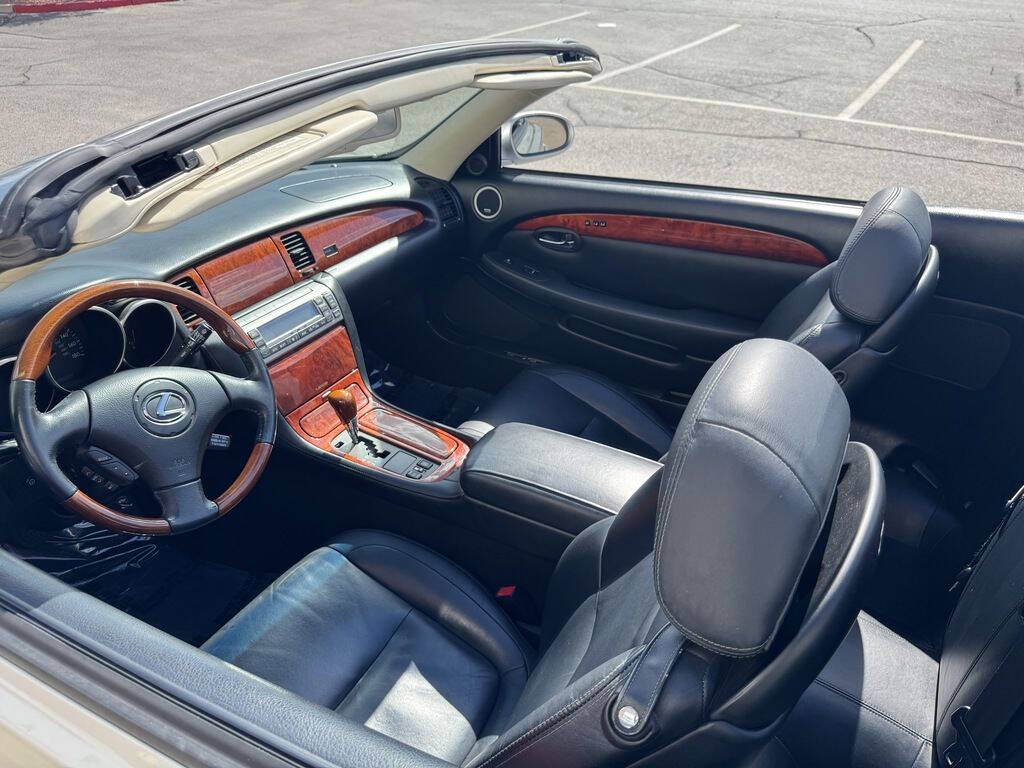 2004 Lexus SC 430 9