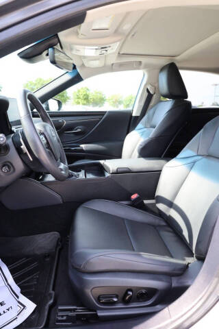 2023 Lexus ES 250