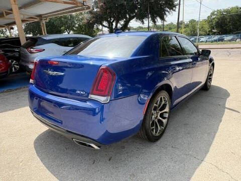 2018 Chrysler 300 S