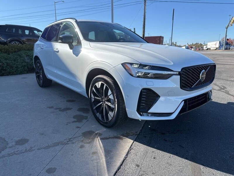 2026 Volvo XC60 B5 Plus