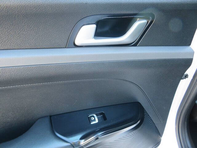2022 Kia K5 LX