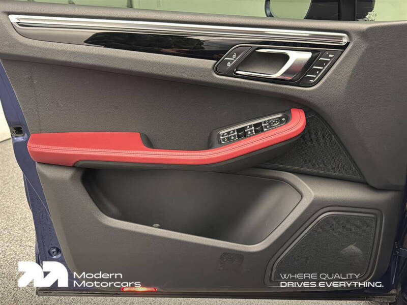 2025 Porsche Macan S