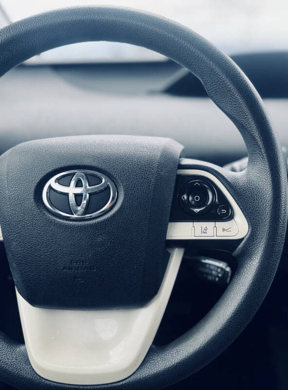 2017 Toyota Prius Two