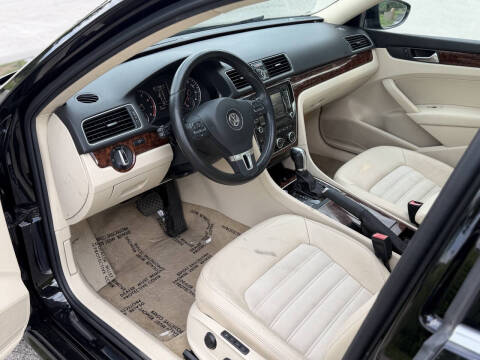 2012 Volkswagen Passat V6 SEL Premium