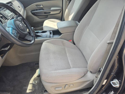 2015 Kia Sedona LX