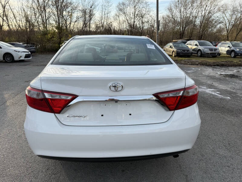 2016 Toyota Camry LE