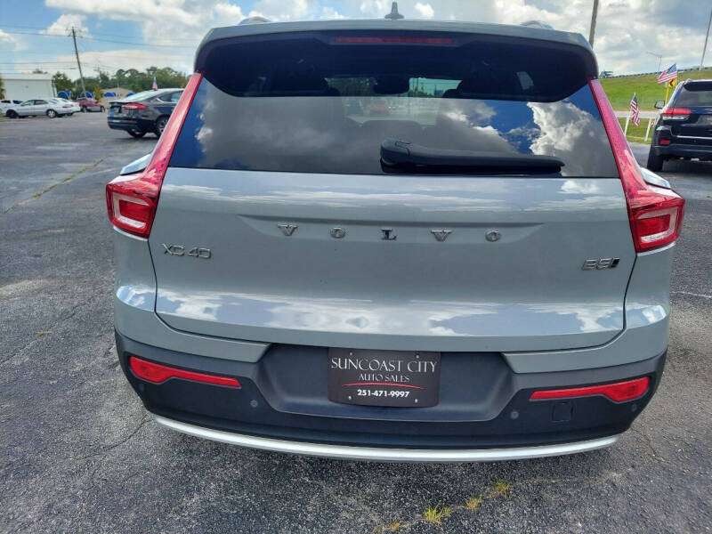 2024 Volvo XC40 B5 Plus Bright Theme