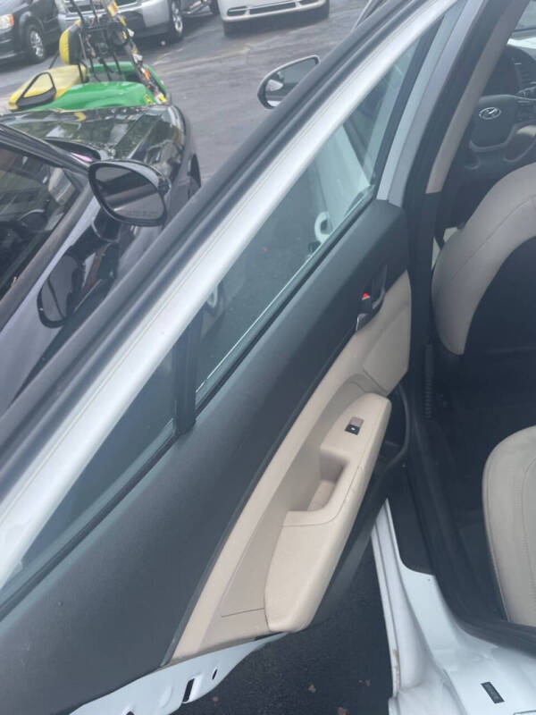 2018 Hyundai Elantra