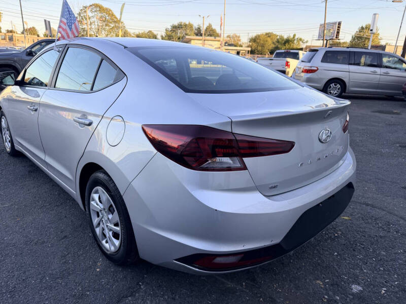 2019 Hyundai Elantra SE
