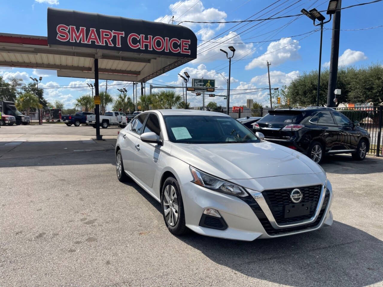 2020 Nissan Altima for sale at SMART CHOICE AUTO in Pasadena, TX