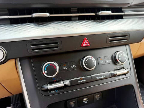 2024 Kia Carnival LX