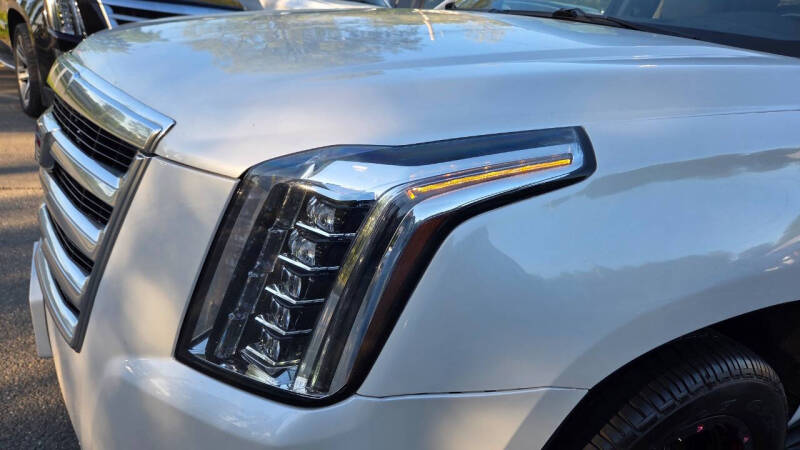 2017 Cadillac Escalade Luxury