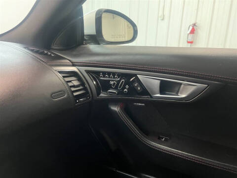 2017 Jaguar F-TYPE R