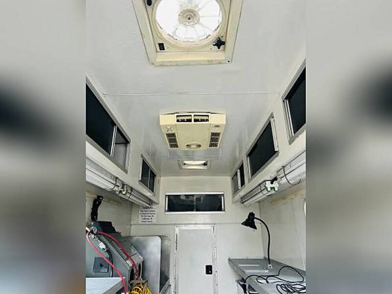 2003 Ford E-Series E-350 SD