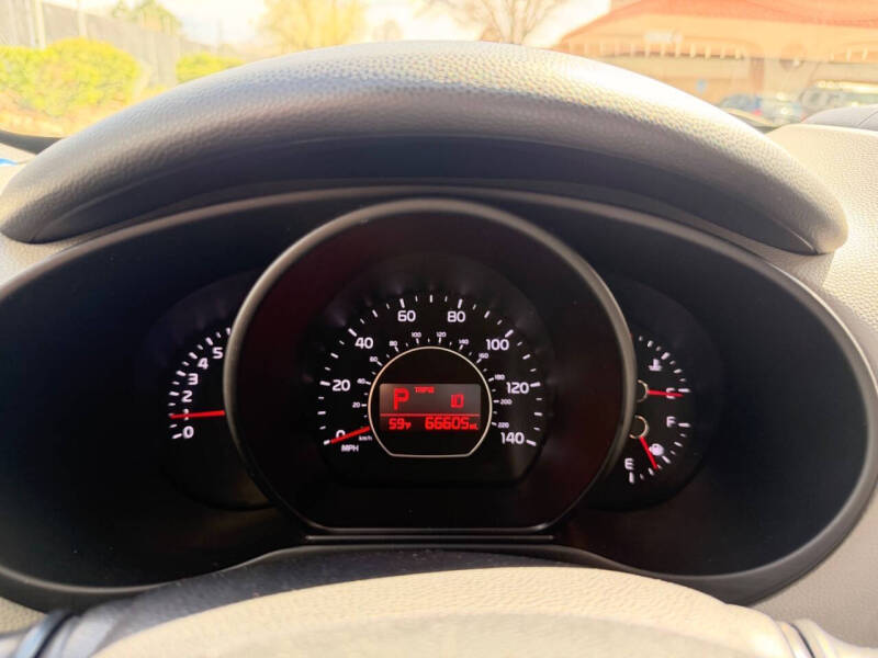 2017 Kia Soul +