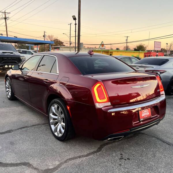 2019 Chrysler 300 Touring