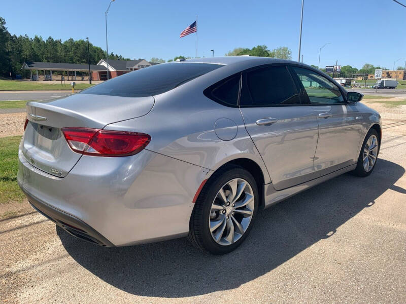 S & R Auto Sales Car Dealer in Marshall, TX