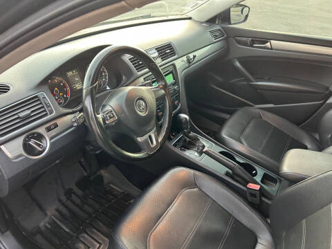 2014 Volkswagen Passat 1.8T Wolfsburg Edition PZEV