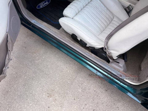 1990 Ford Mustang