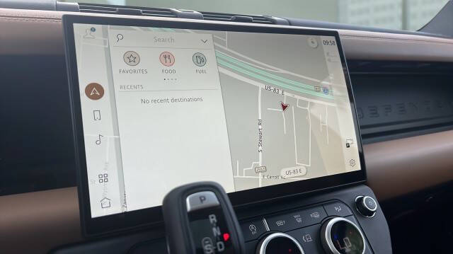 2026 Land Rover Defender 110 P400 X-Dynamic SE