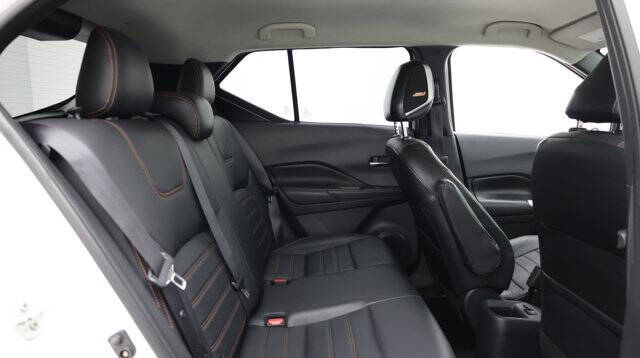 2019 Nissan Kicks SR